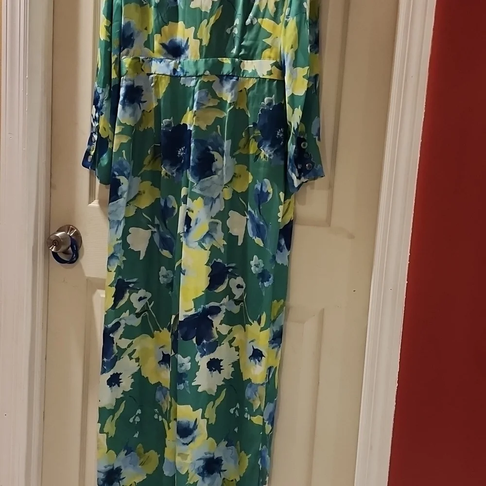 Woman's clothes - Picture 3 of 3